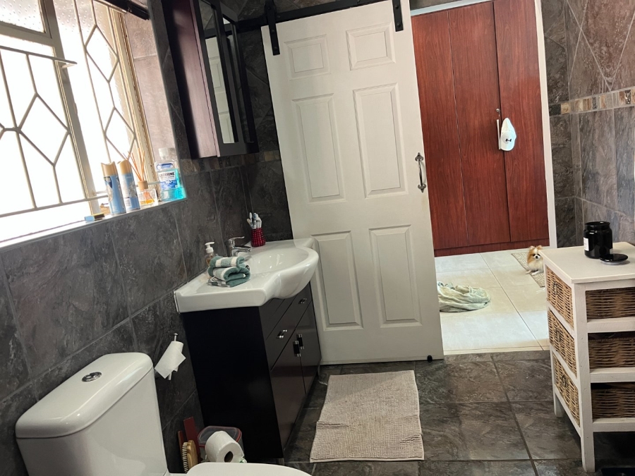 5 Bedroom Property for Sale in Potchefstroom North West